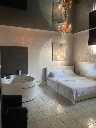 Гостевой дом Casa Rania Jacuzzi Сибиу Номер Делюкс с кроватью размера «king-size»-1
